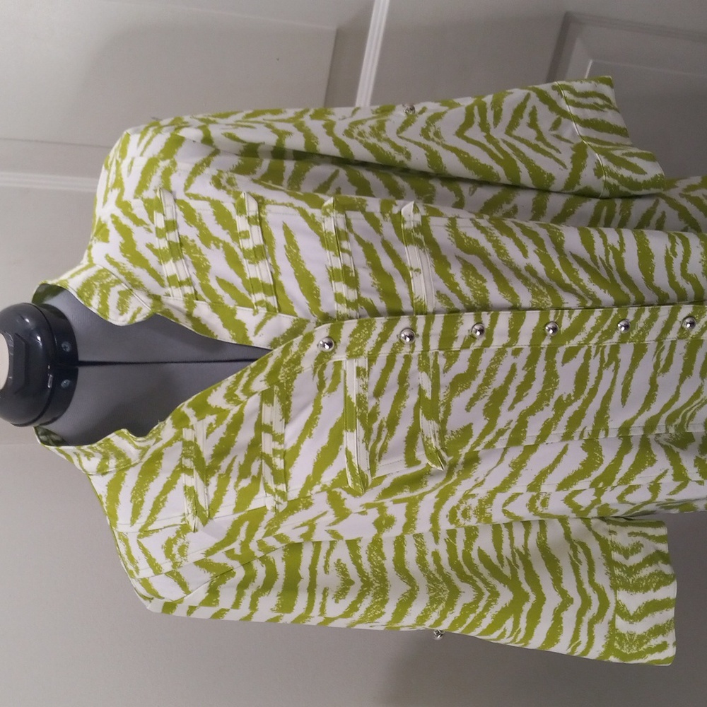 Kathy Che Stretch Spring Green & White Animal Print Blouse Size Med